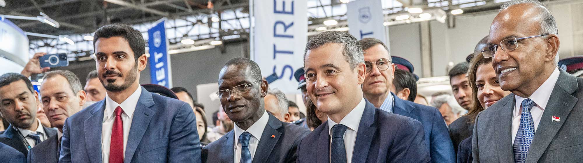 Gérald Darmanin, ministre français de l'intérieur, accompagné de nombreuses délégations officielles françaises et internationales lors de l'inauguration de Milipol Paris