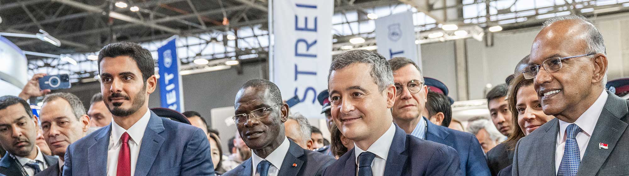 Gérald Darmanin, ministre français de l'intérieur, accompagné de nombreuses délégations officielles françaises et internationales lors de l'inauguration de Milipol Paris