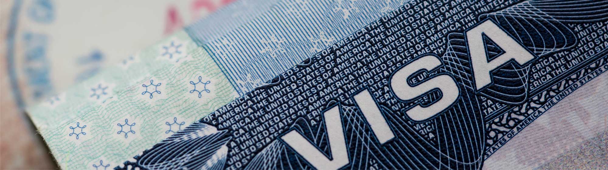 Carte Visa en gros plan avec le mot "Visa" dessus